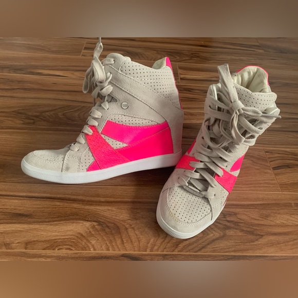 Coach 8M pink wedge sneaker - Picture 2 of 3